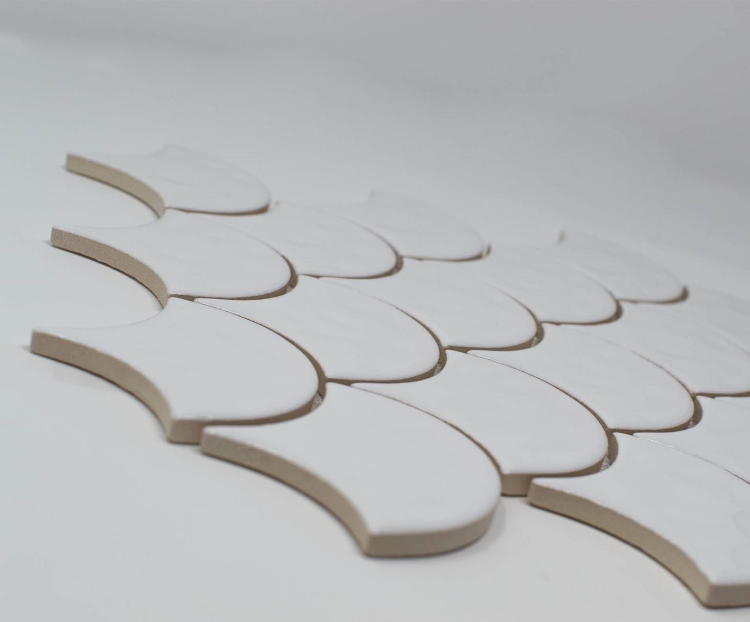 White Body Ceramic White Dove Fish Scale